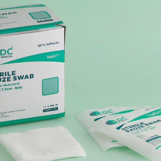 Sterile gauze swabs, 10×10 cm, 17-thread